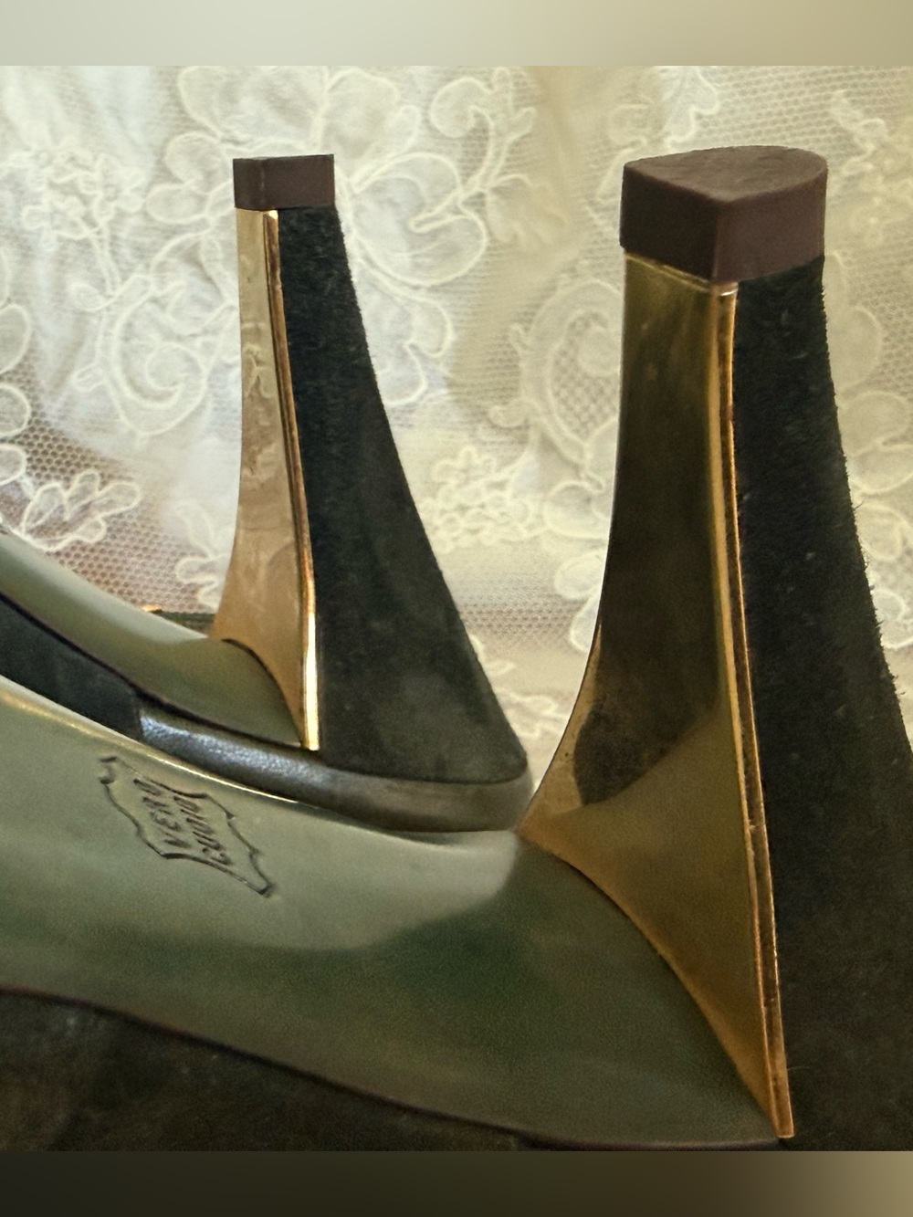 Bruno MAGLI 7B Dark Green Suede Slingback Heels with Gold Accents Vintage - Picture 3 of 12